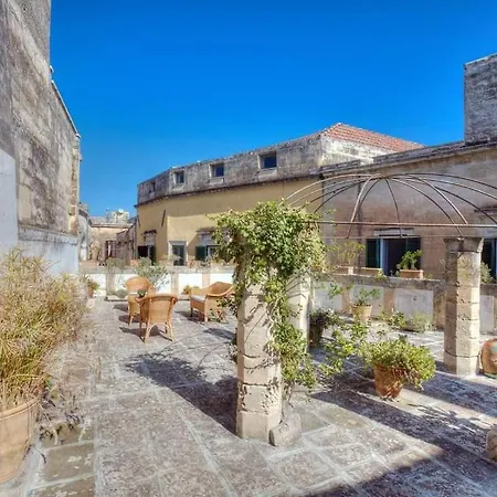 Massa House Bed & Breakfast