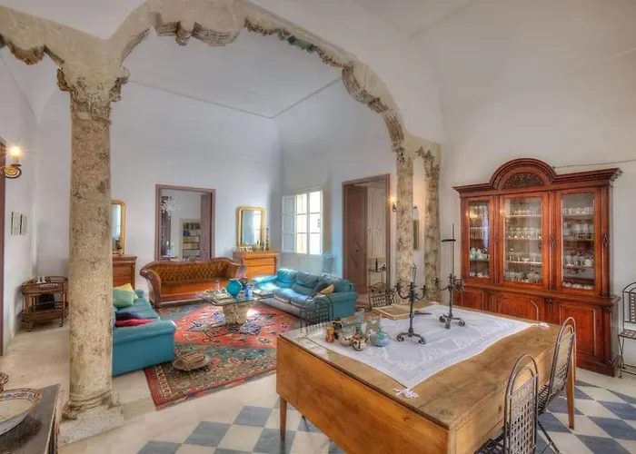 Couette-café Massa House